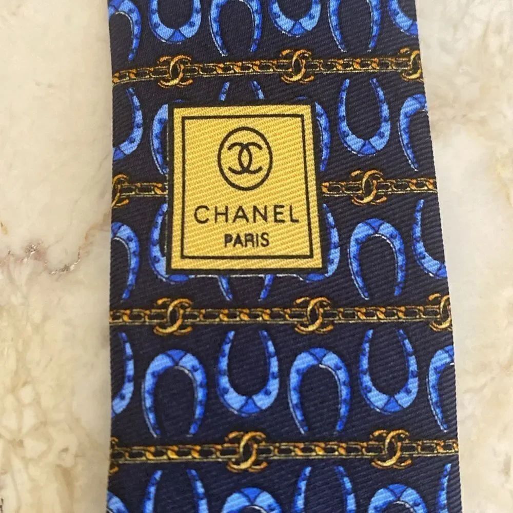 Chanel Horseshoes CC Logo 100% Silk Tie - Picture 8 of 11